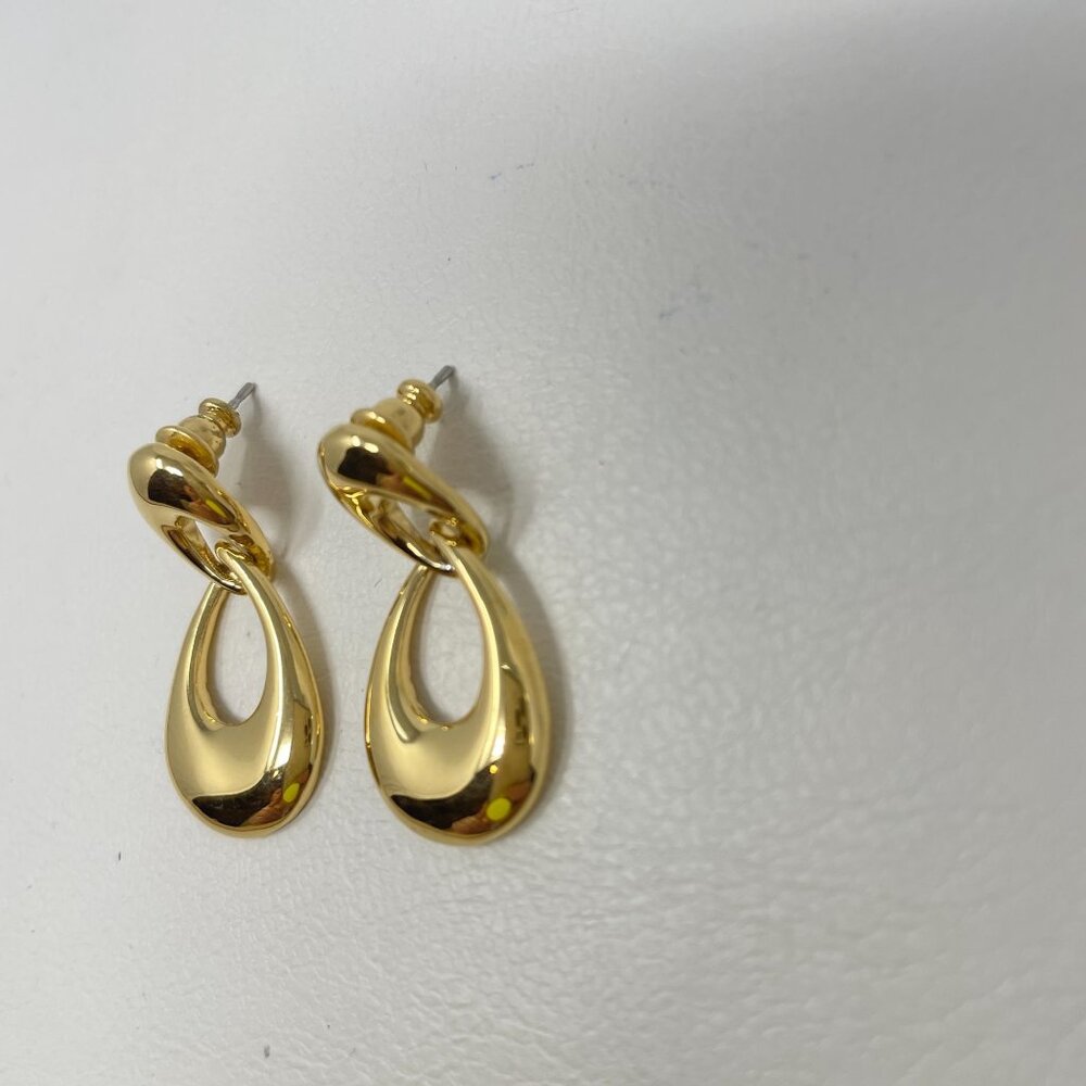 Vintage Trifari Gold Tone Drop Earrings Post Back Teardrop - Picture 3 of 7
